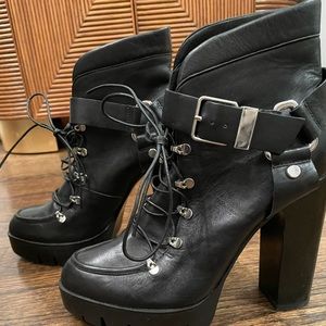 Hailey Beiber Topshop platform boots 9 black Never worn